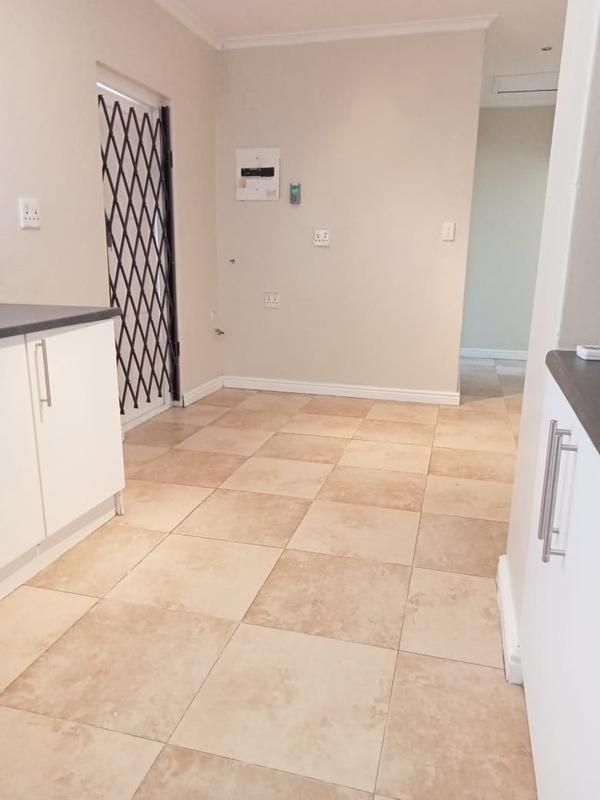 To Let 3 Bedroom Property for Rent in Brooklyn Western Cape